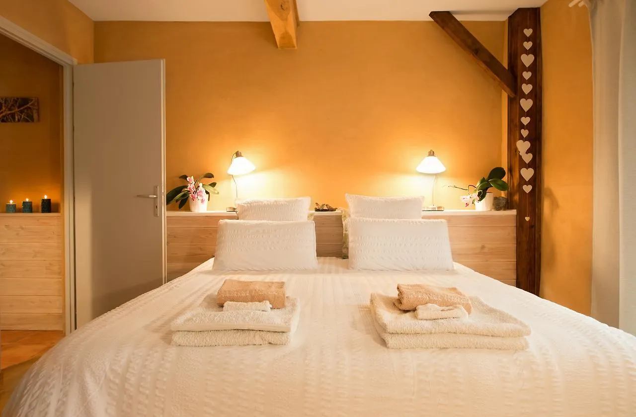 Absolut Oiseaux Bed & Breakfast Parisot  3*, Parisot (Tarn)